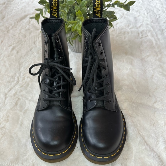 Dr. Martens Shoes - Dr Martens smooth black 1460 boots. Size 7.